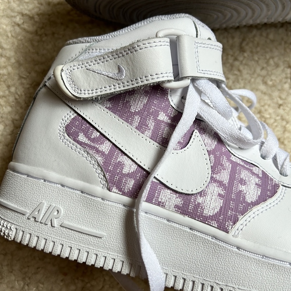MINT CONDITION NIKE JORDAN PURPLE DIOR SNEAKERS 7.5 - Picture 3 of 4